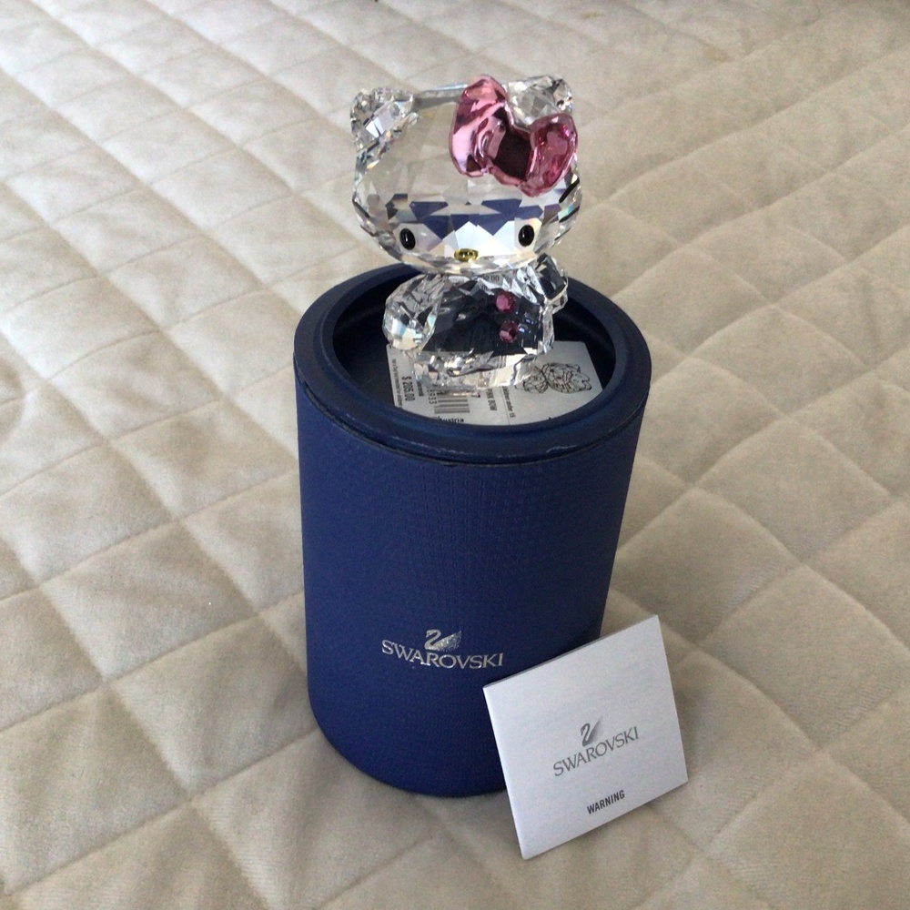 NWT Swarovski Hello Kitty Pink Bow